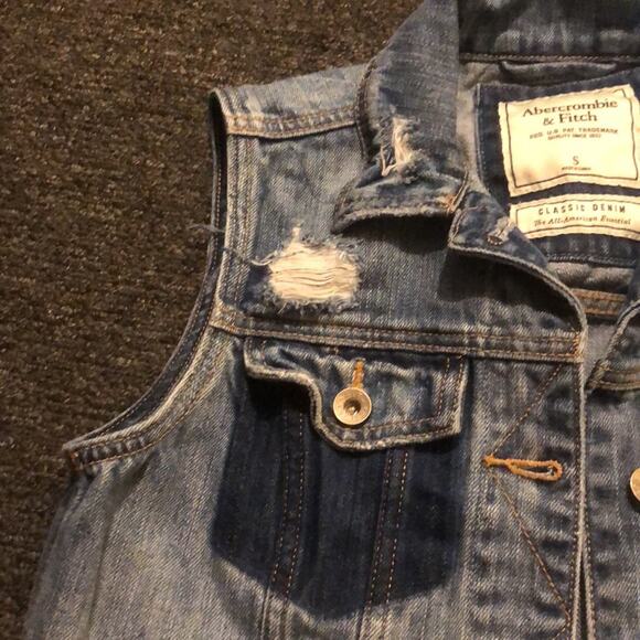 Abercrombie & Fitch Brand Size Small Denim Vest Jean Distressed Medium Wash - Picture 4 of 7